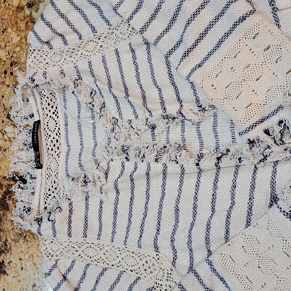 Like New Condition Zara Basic - image 2